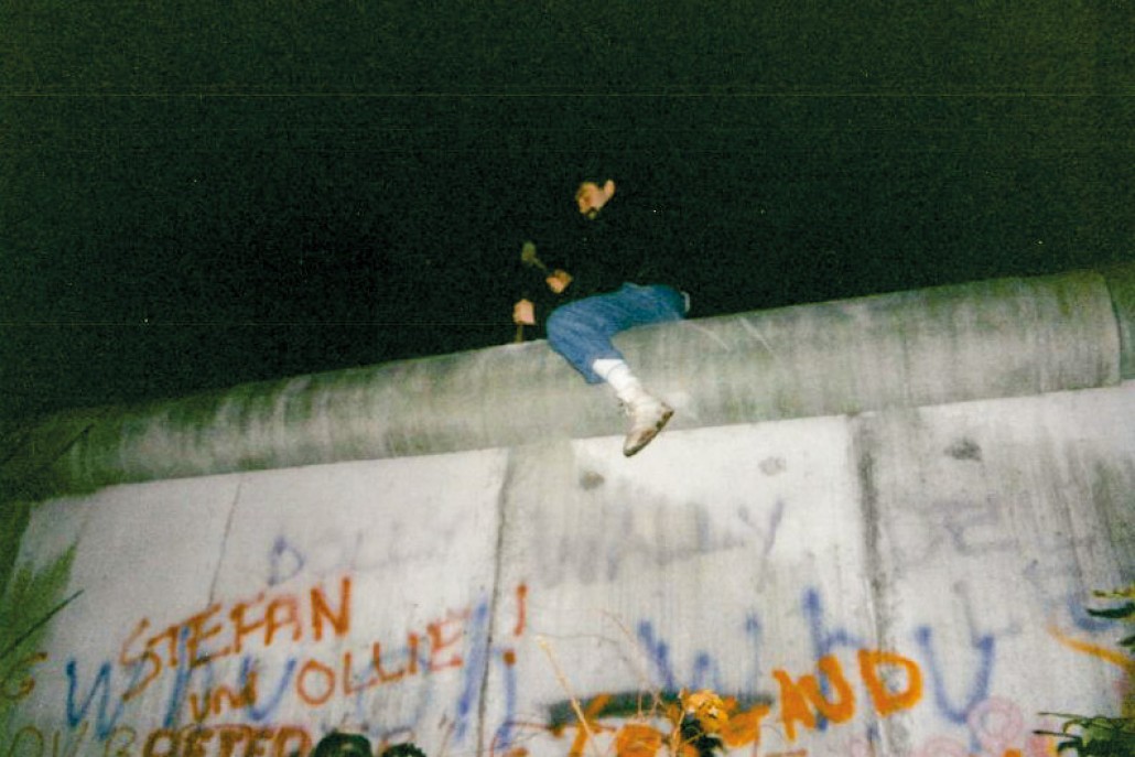 image of the berlin wall coming down